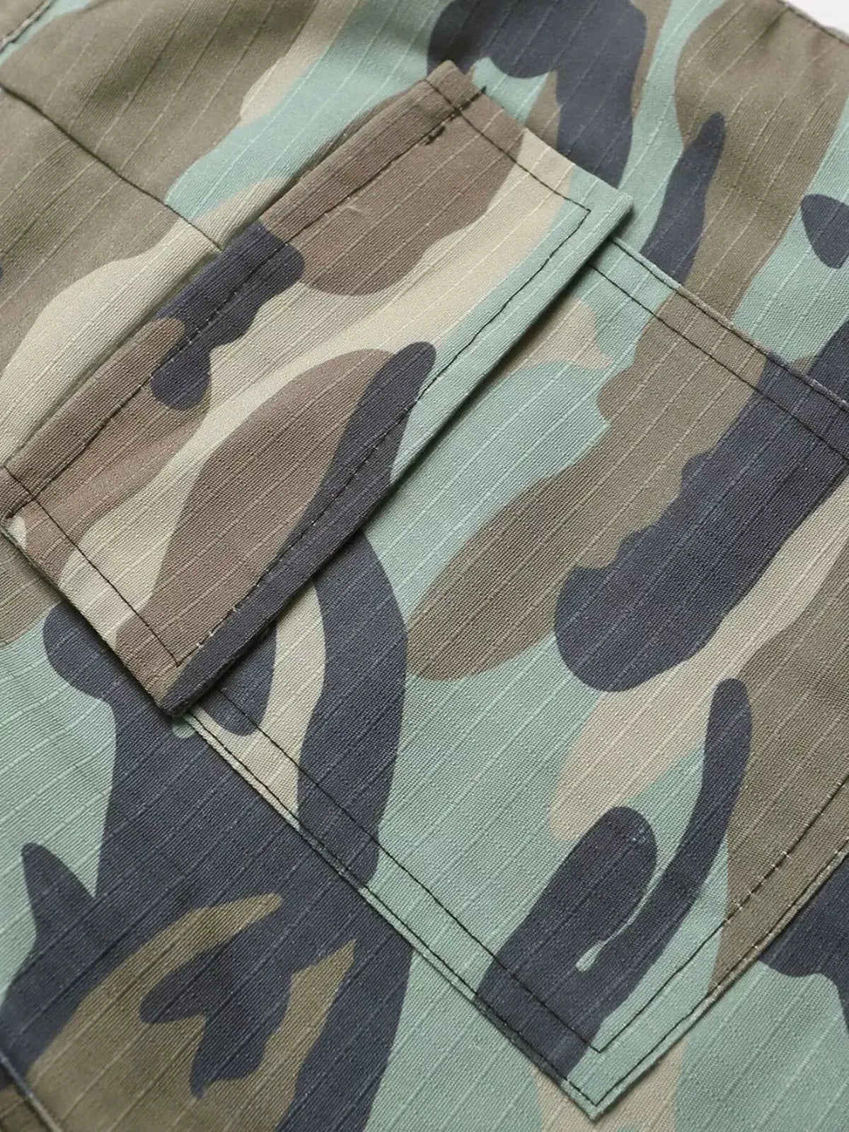 Men's Star Camouflage Cargo Capris by Trendsi