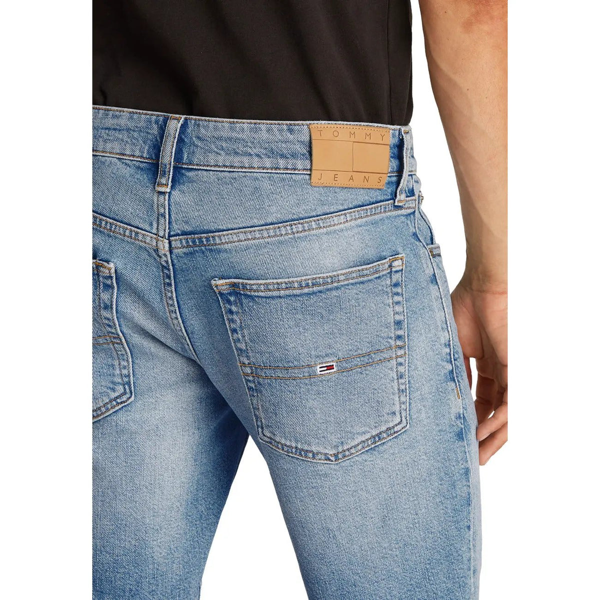 Tommy Hilfiger Jeans - Tommy Hilfiger Jeans Men Shorts by Tommy Hilfiger Jeans