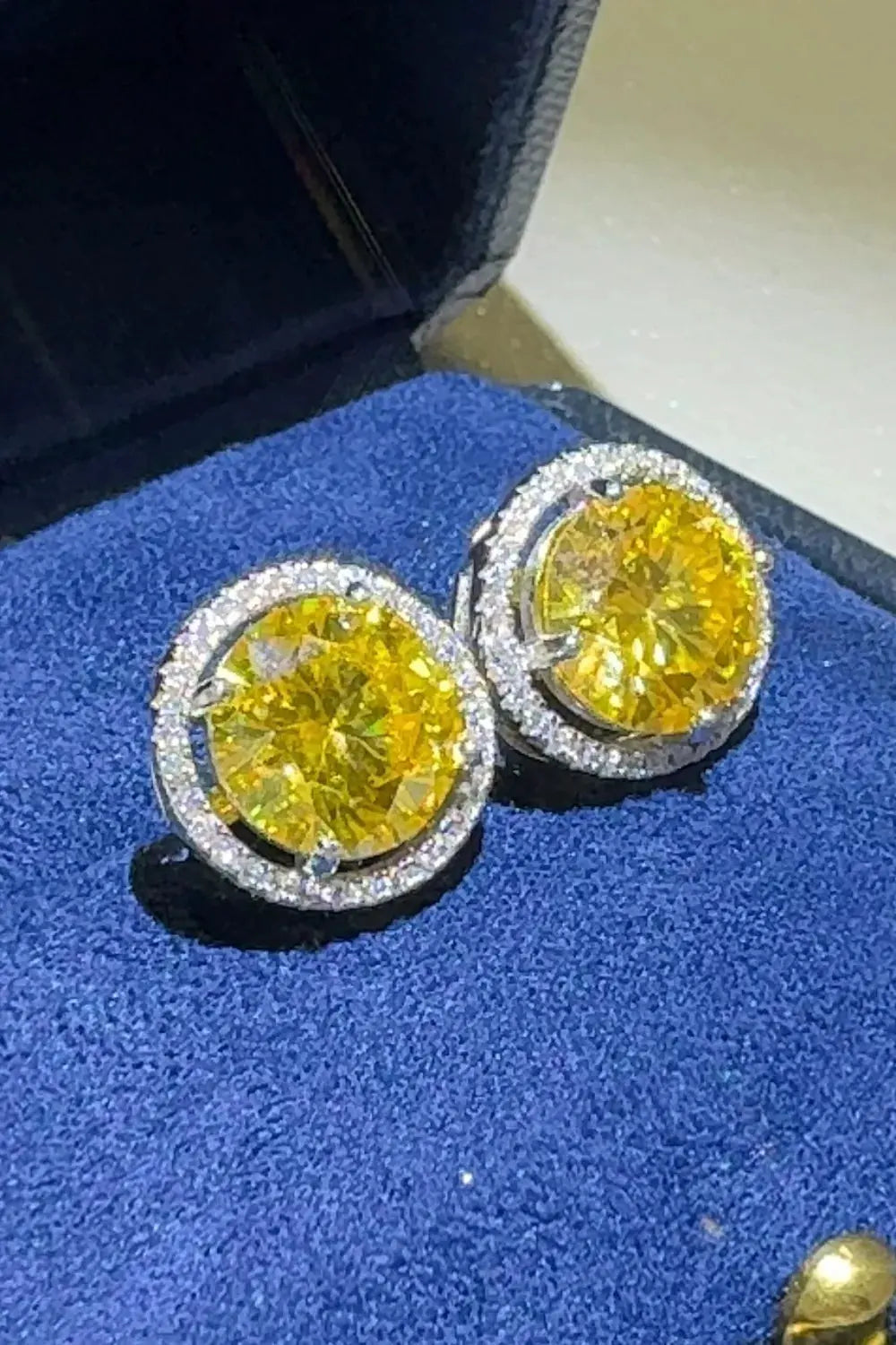 4 Carat Moissanite 925 Sterling Silver Earrings by Partner Label