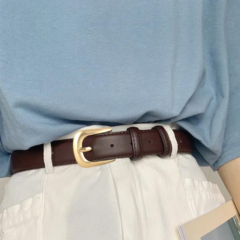Classic Leather Belt with Golden Buckle by Trendsi
