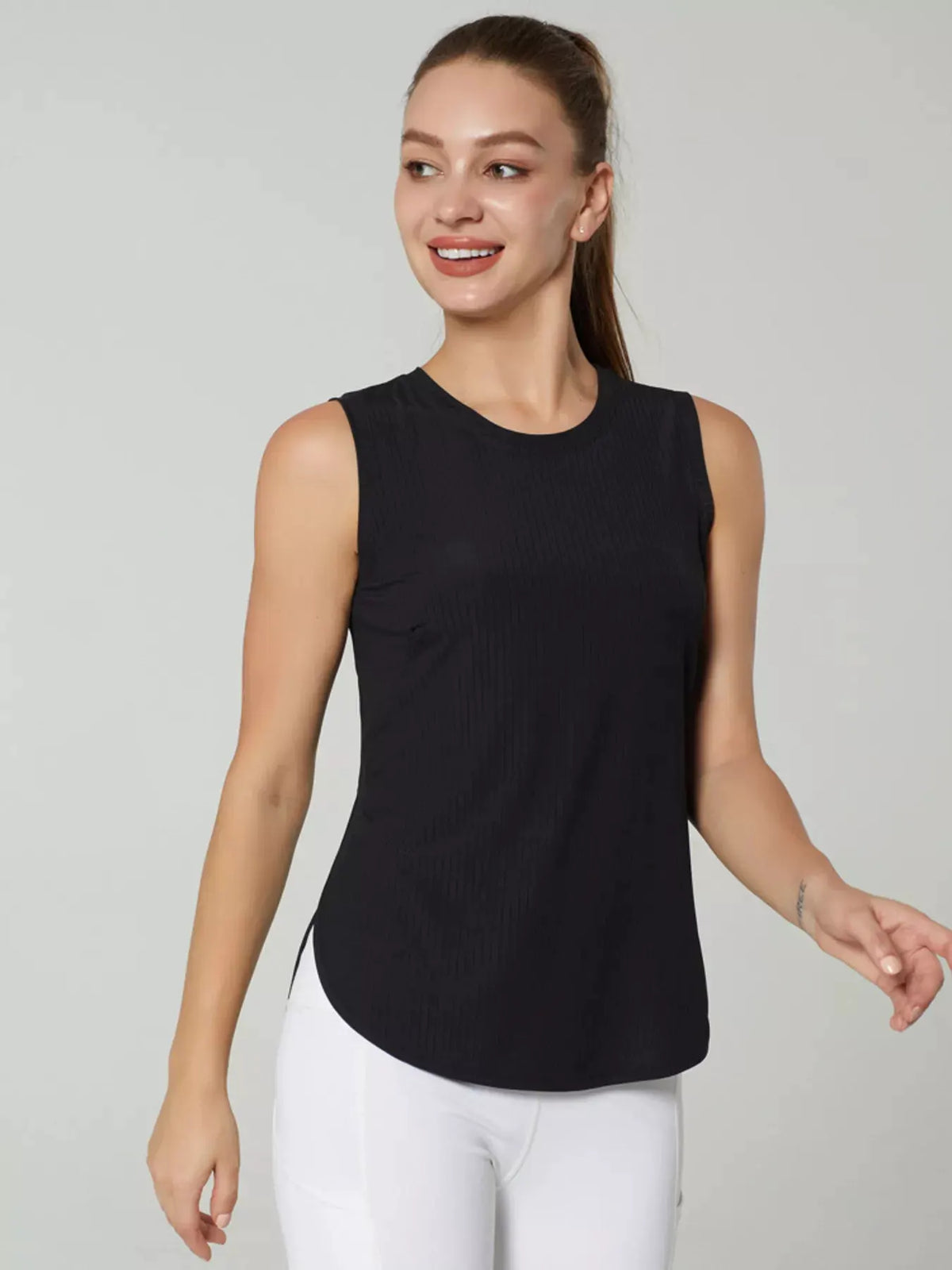 Lightweight Ribbed Active Tank by Trendsi