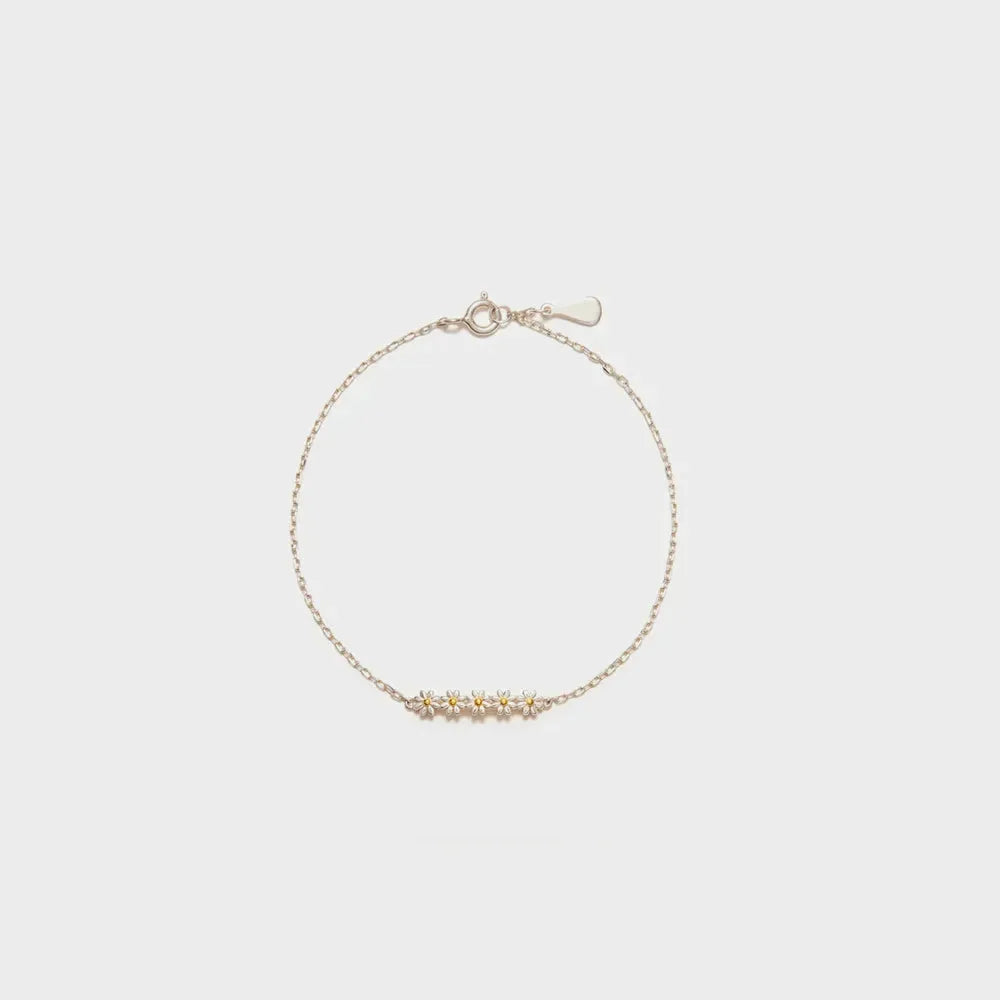 Daisy Shape Spring Ring Closure Bracelet by Partner Label