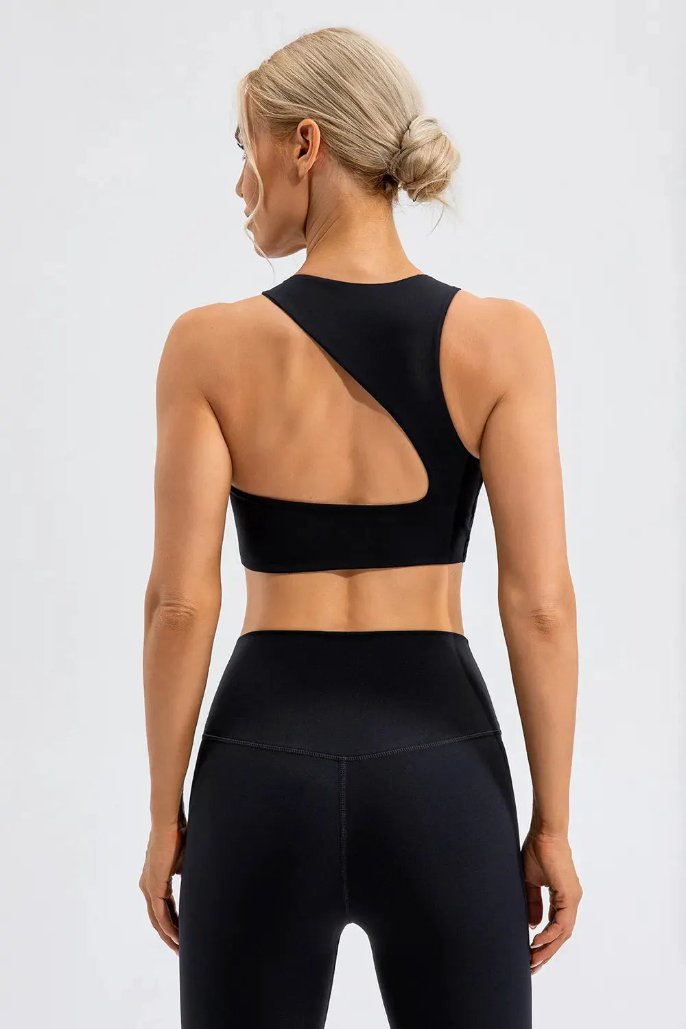 Round Neck Cutout Cropped Active Tank by Partner Label