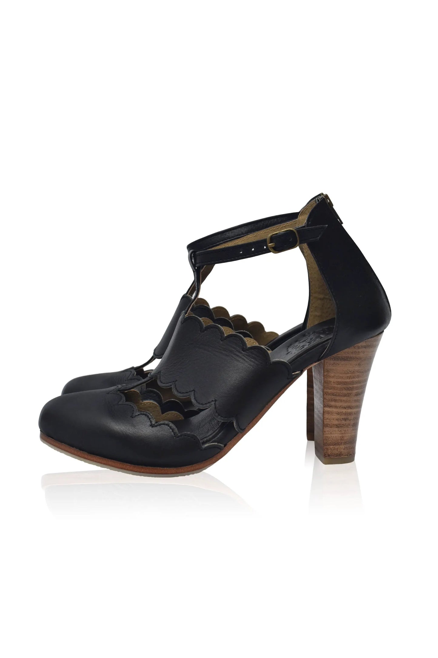 Incognito Leather Heels (Sz. 5) by ELF