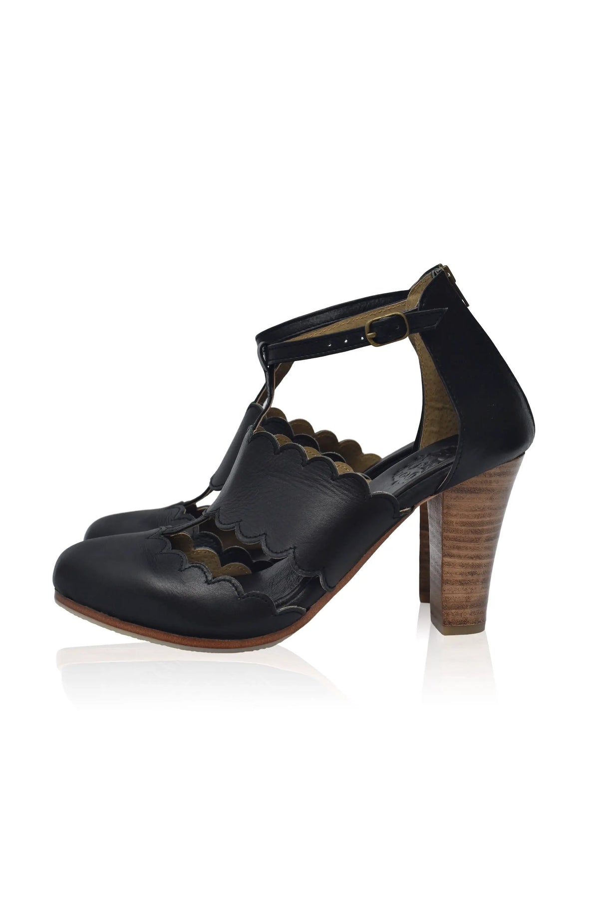 Incognito Leather Heels (Sz. 5) by ELF
