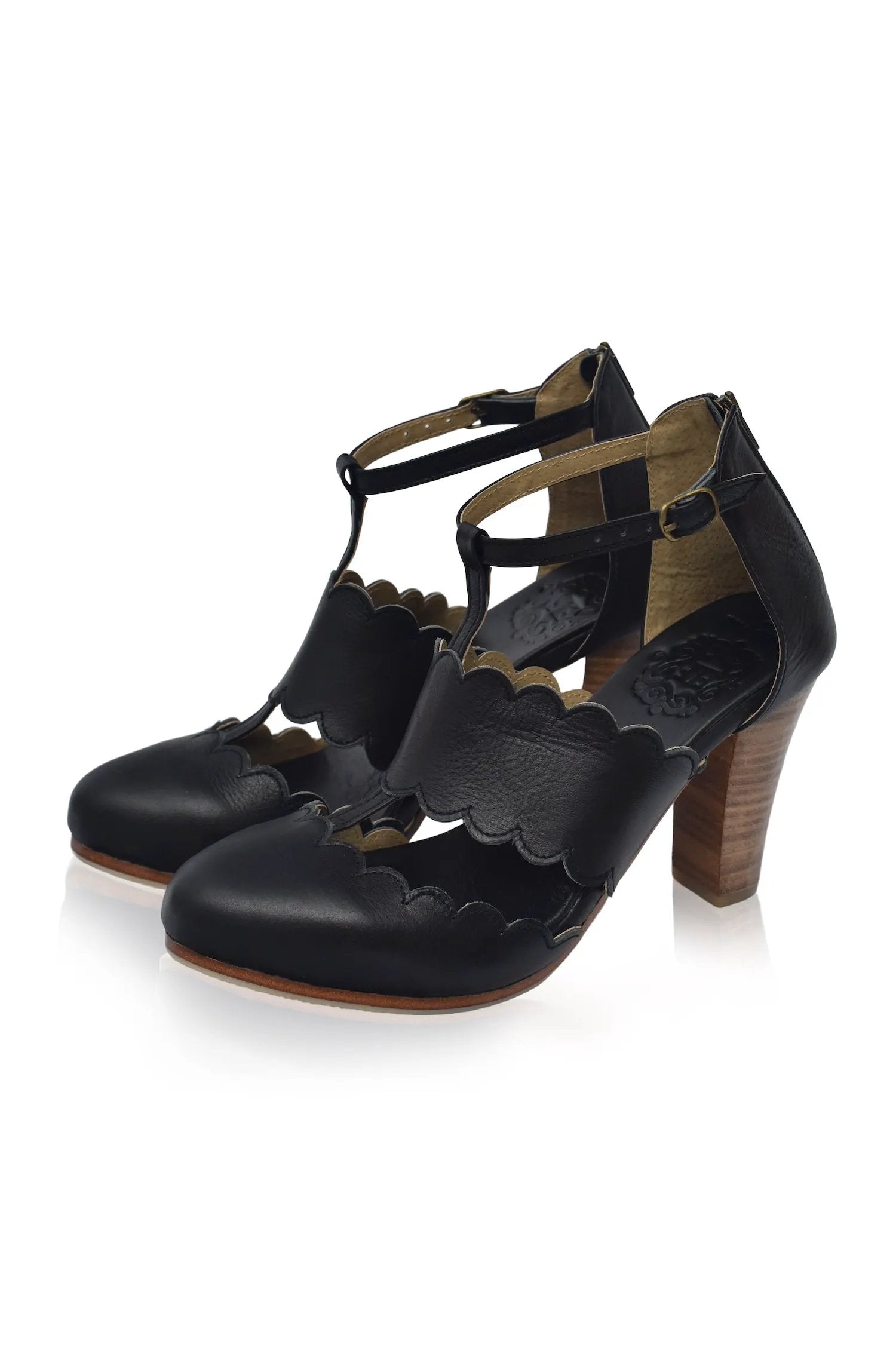 Incognito Leather Heels (Sz. 5) by ELF