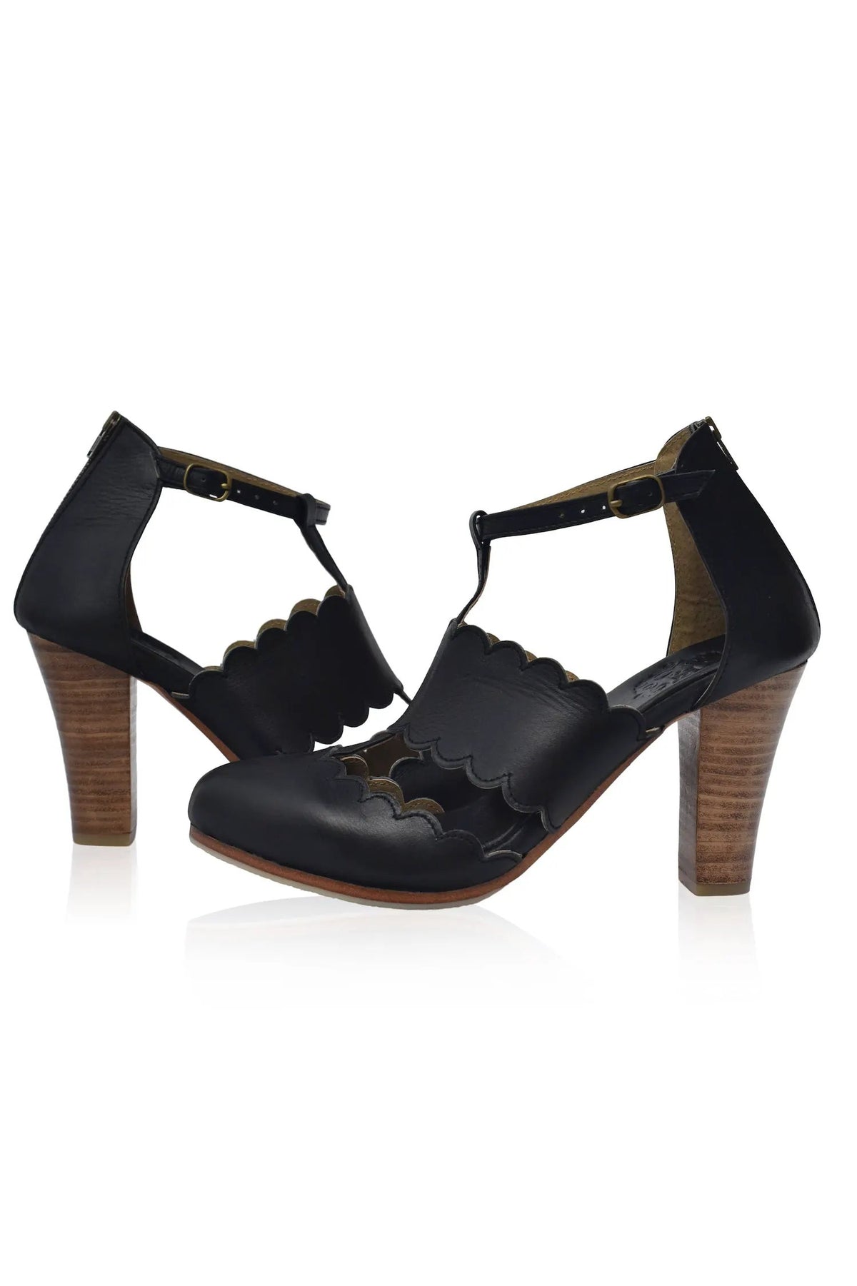Incognito Leather Heels (Sz. 5) by ELF