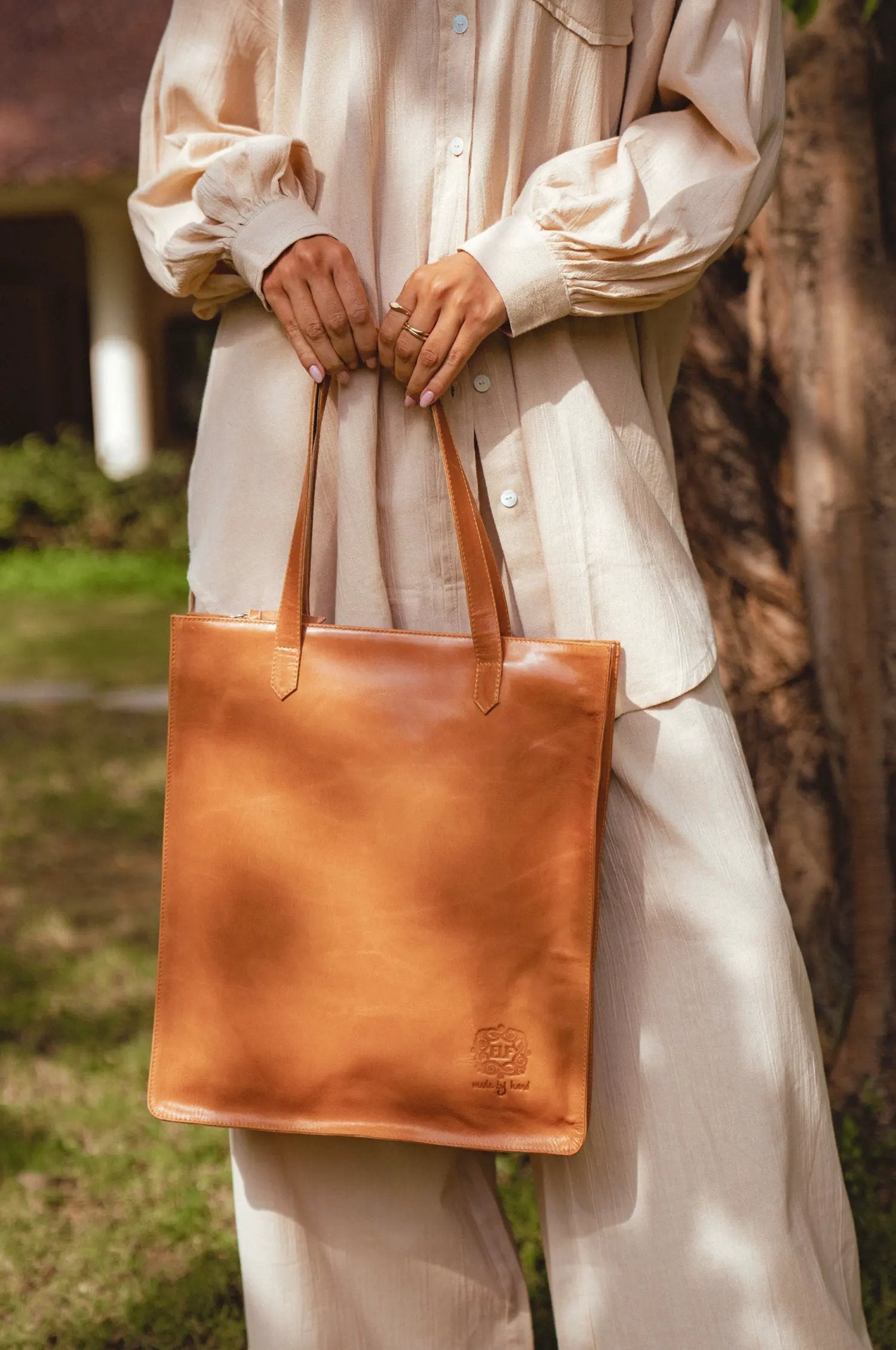 Lifestyle Leather Tote Bag by ELF