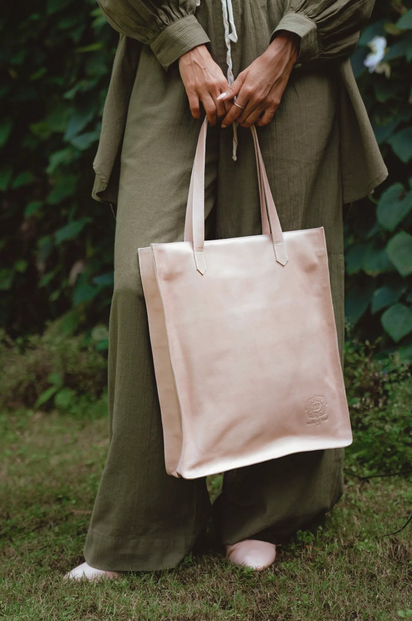 Lifestyle Leather Tote Bag by ELF