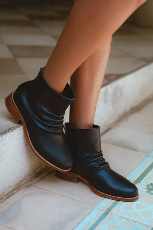 Moondream Chelsea Leather Boots (Sz. 11) by ELF