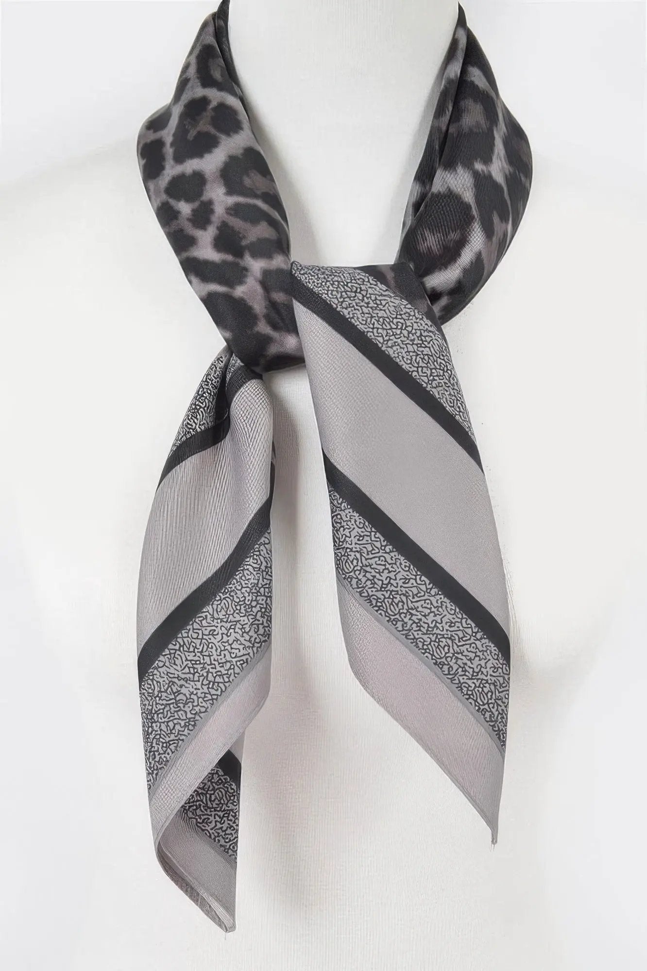 WOMEN'S SCARVES Eco-Friendly Prêt-à-Porter New Collection TRIBECA BYMANYC ® New York by BYMANYC New York