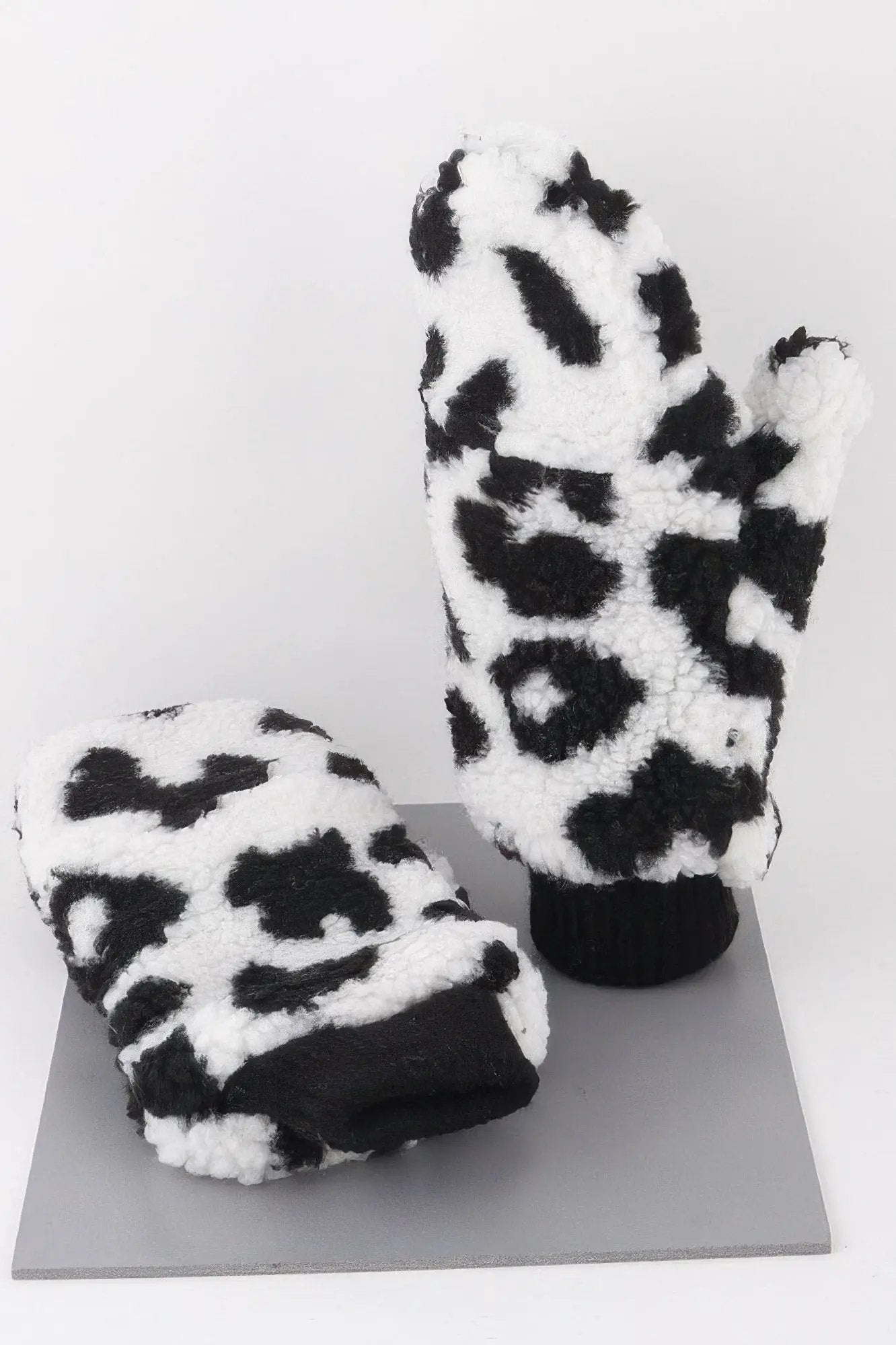 WOMEN'S GLOVES Eco-Friendly Prêt-à-Porter New Collection UPPER EAST SIDE BYMANYC ® New York by BYMANYC New York