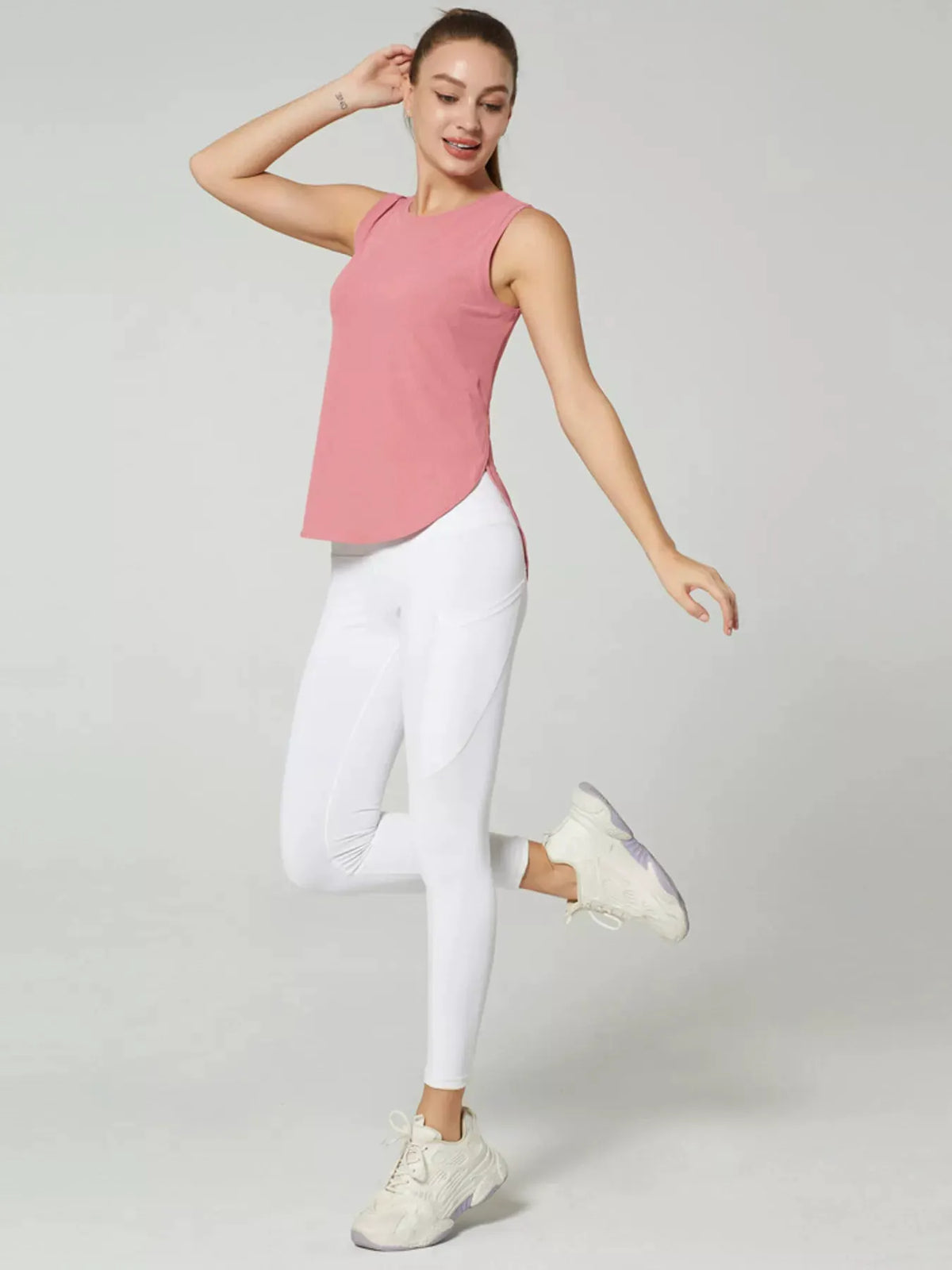 Lightweight Ribbed Active Tank by Trendsi
