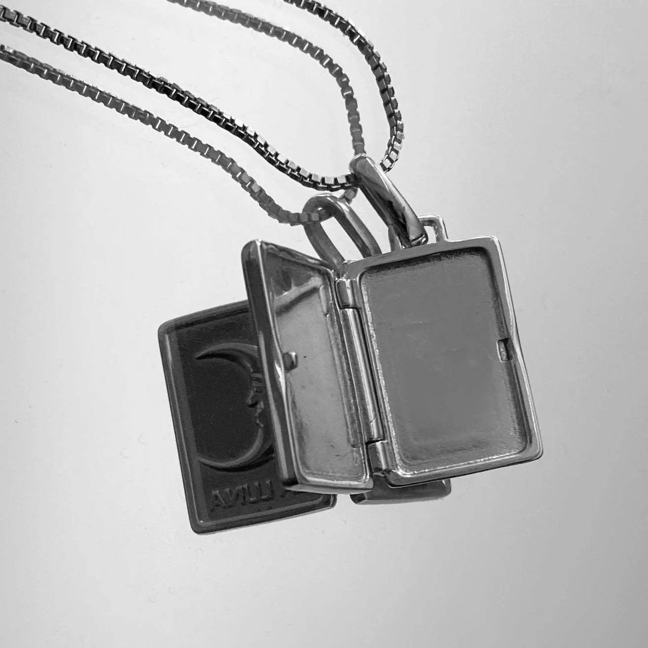 Love Photo Album Opening And Closing Photo Frame Necklace by Maiden-Art