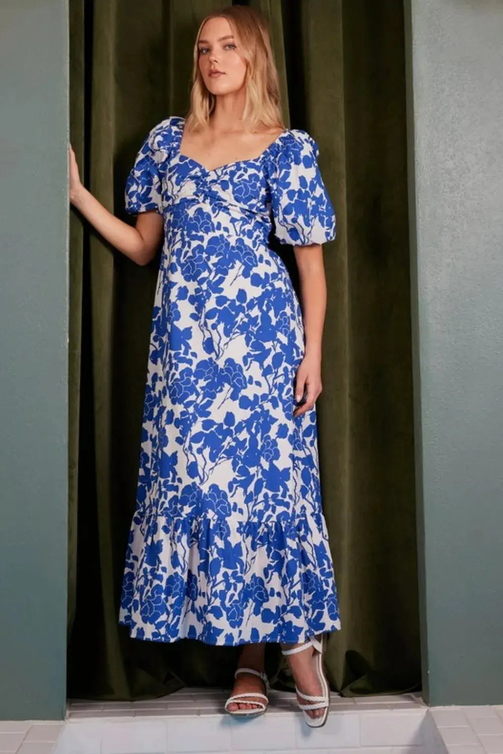 Mittoshop Cutout Back Floral Sweetheart Neck Puff Sleeve Dress by Mittoshop