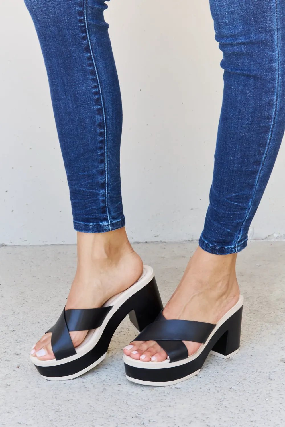 Weeboo Cherish The Moments Contrast Platform Sandals in Black by Weeboo