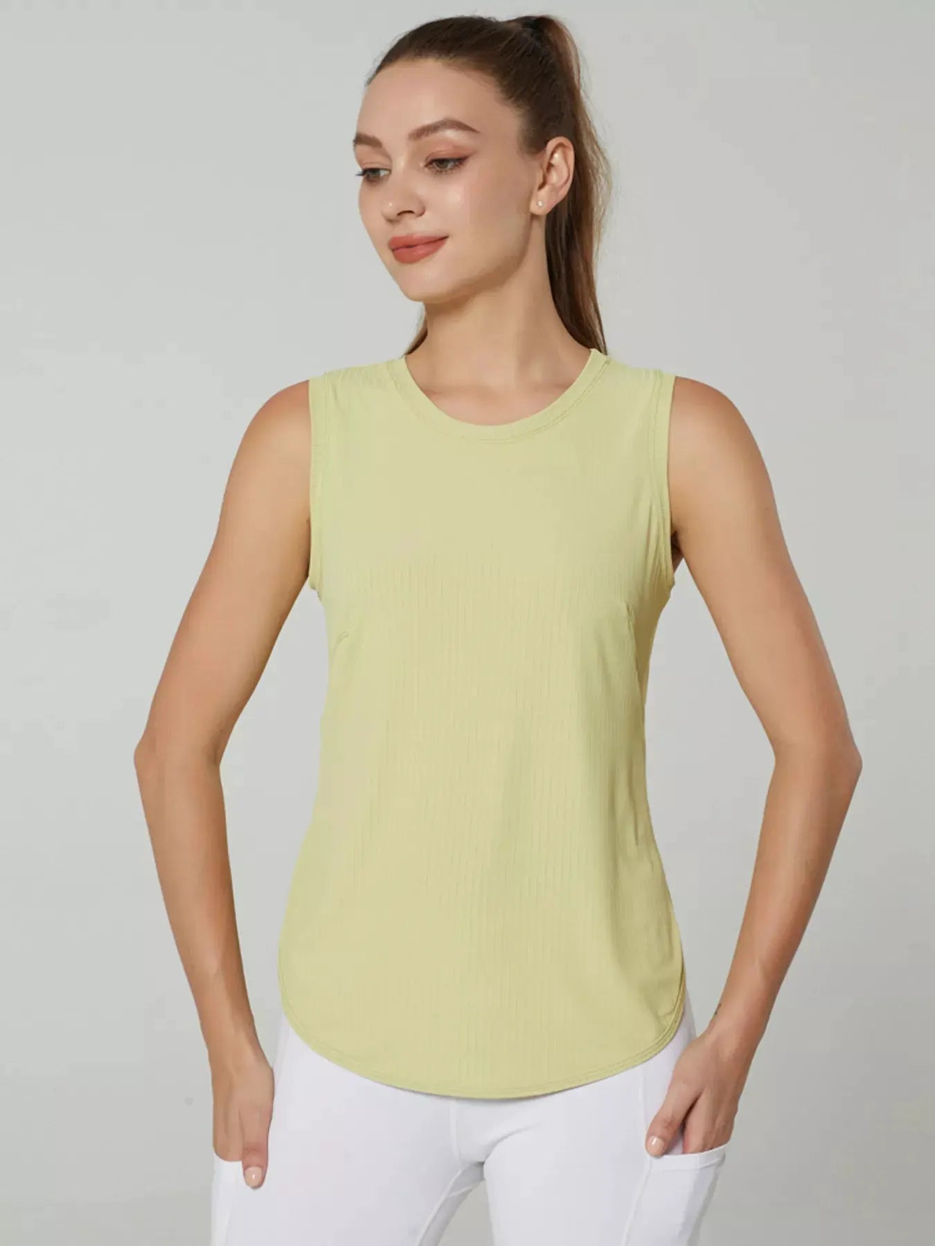 Lightweight Ribbed Active Tank by Trendsi