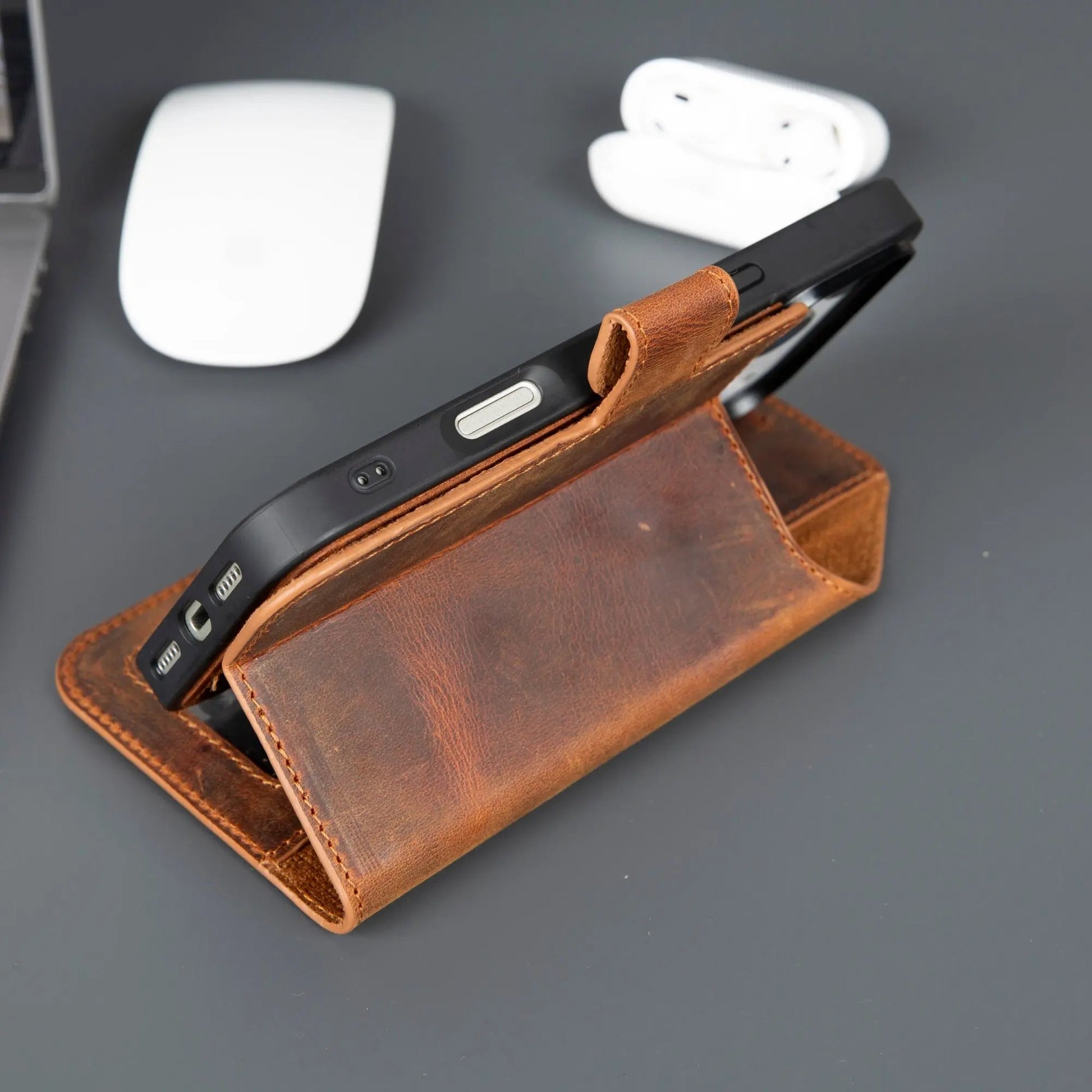 Casper iPhone 17 Leather Wallet Case – MagSafe Compatible by TORONATA