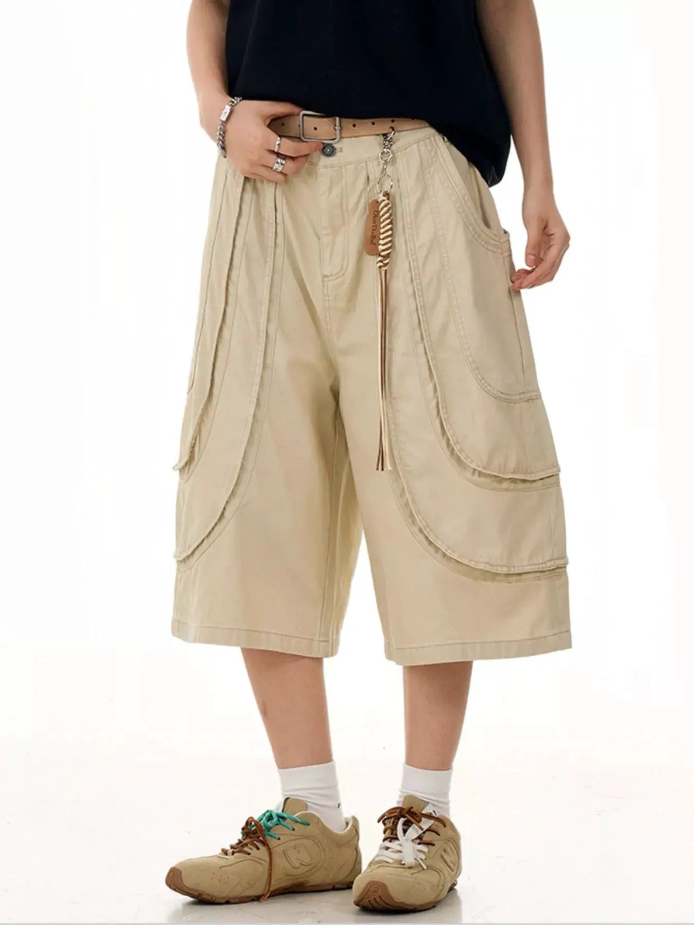 Men's Loose Fit Wide Leg Cargo Capris by Trendsi