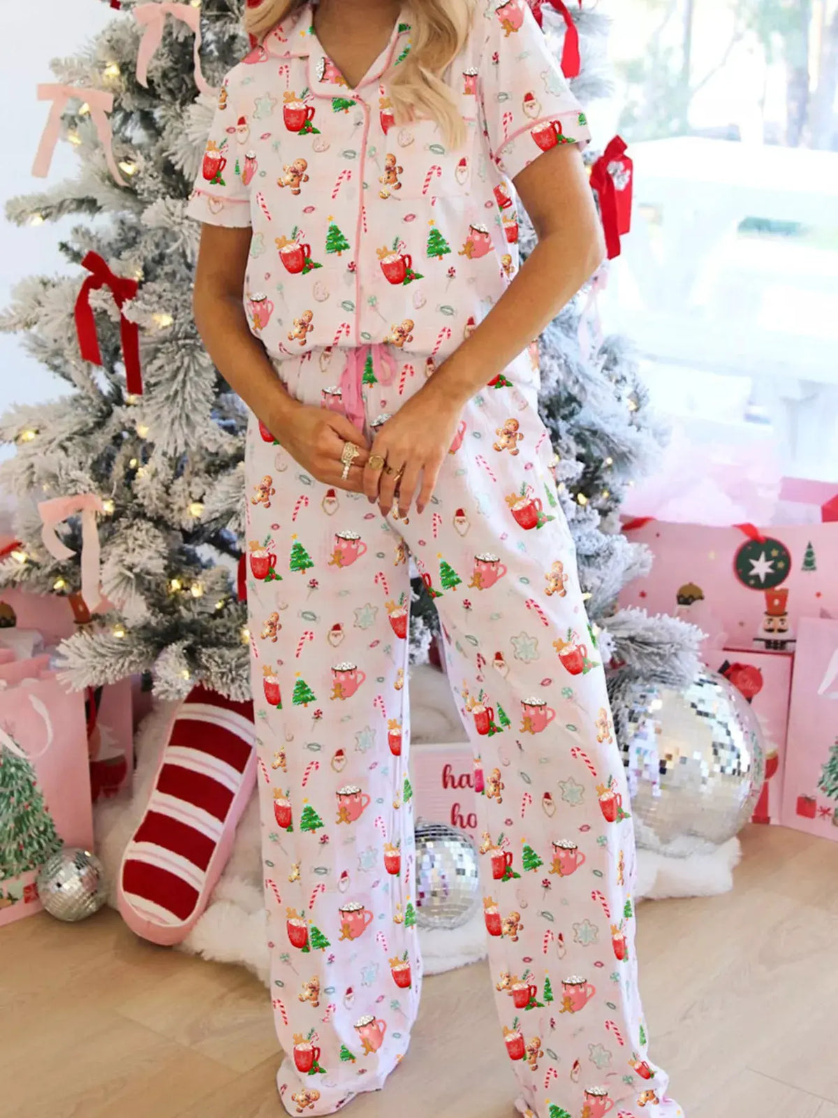 Christmas Spirit Cute Holiday Print Short Sleeve Shirt and Pants 2pcs Pajama Set by Partner Label