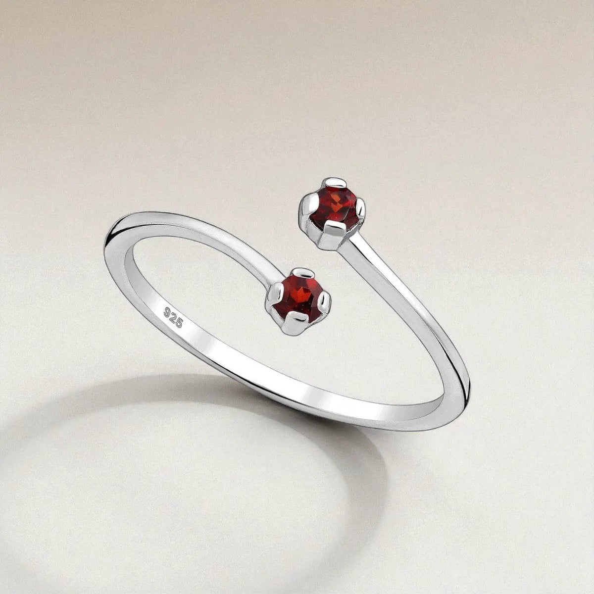 Ring Blossom - Sterling Silver Garnet & Peridot Adjustable Ring by La Moda Me