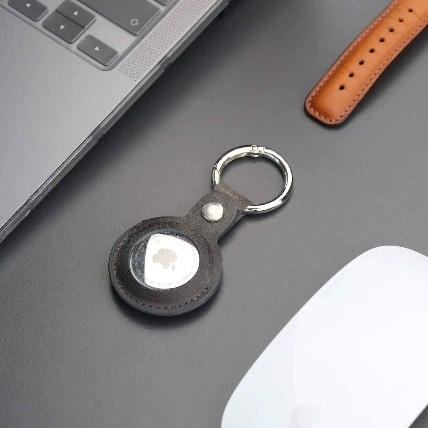 Saratoga Leather AirTag Holder by TORONATA