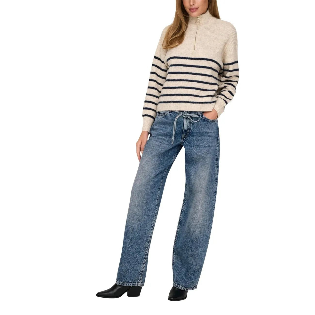 Only Women Premium Light Blue Cotton Jeans Featuring Belt And Pockets by Only