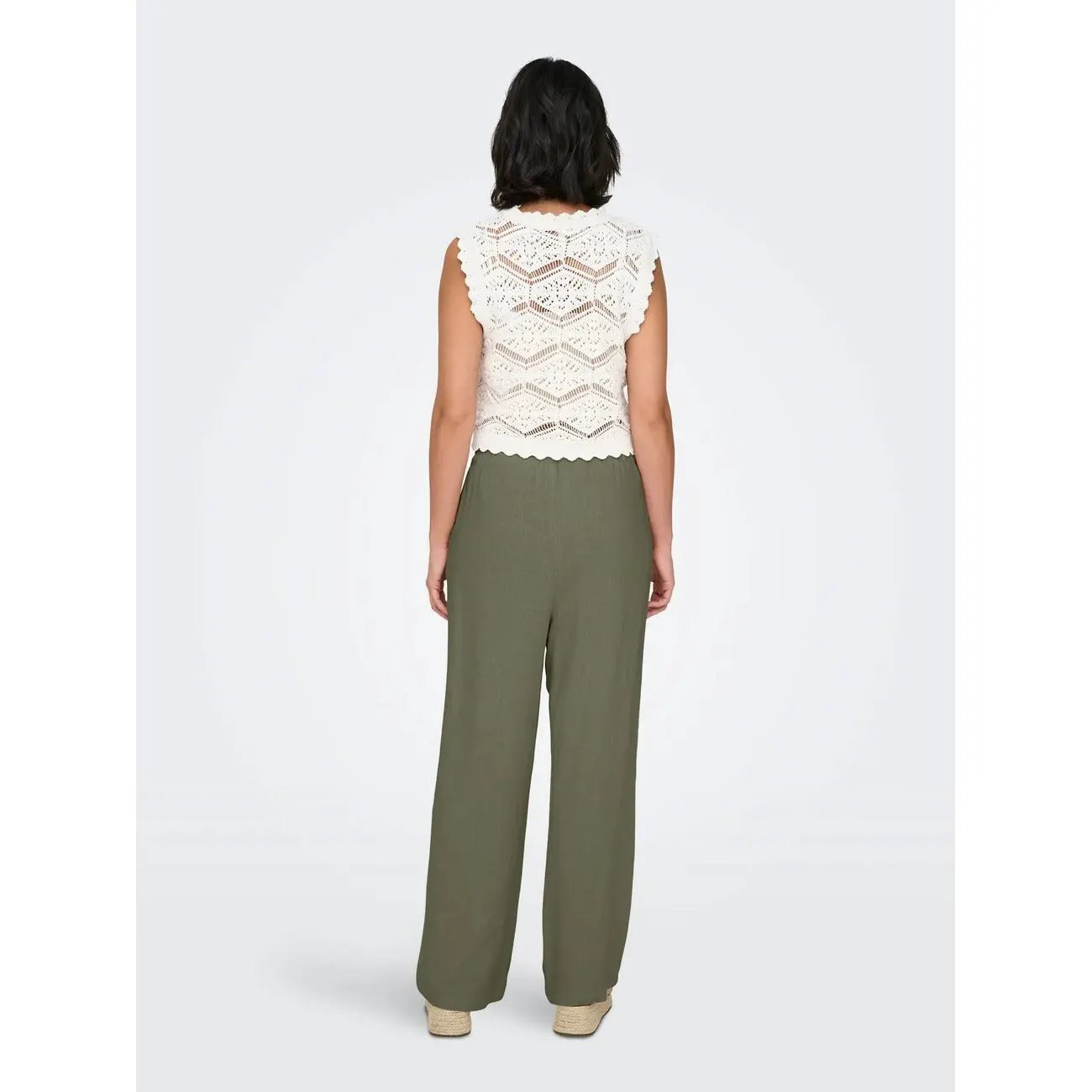 Only Women Green Linen Blend Relaxed Fit Trousers With Front Pockets by Only