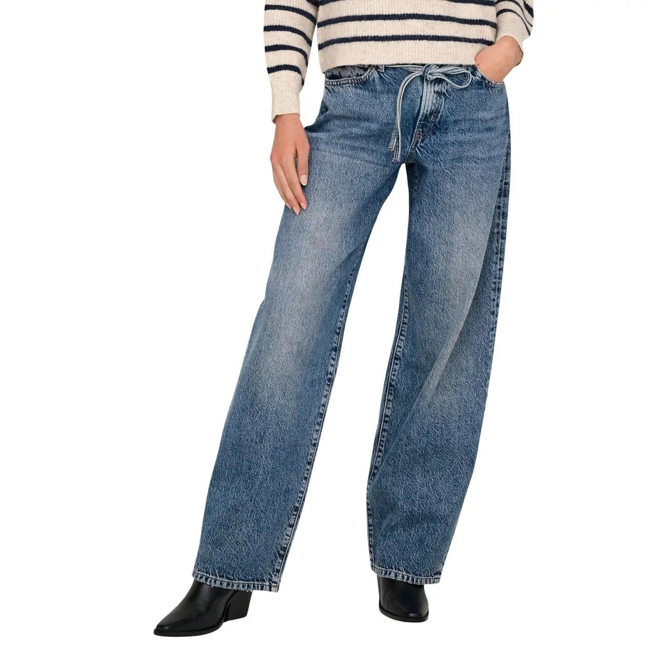 Only Women Premium Light Blue Cotton Jeans Featuring Belt And Pockets by Only