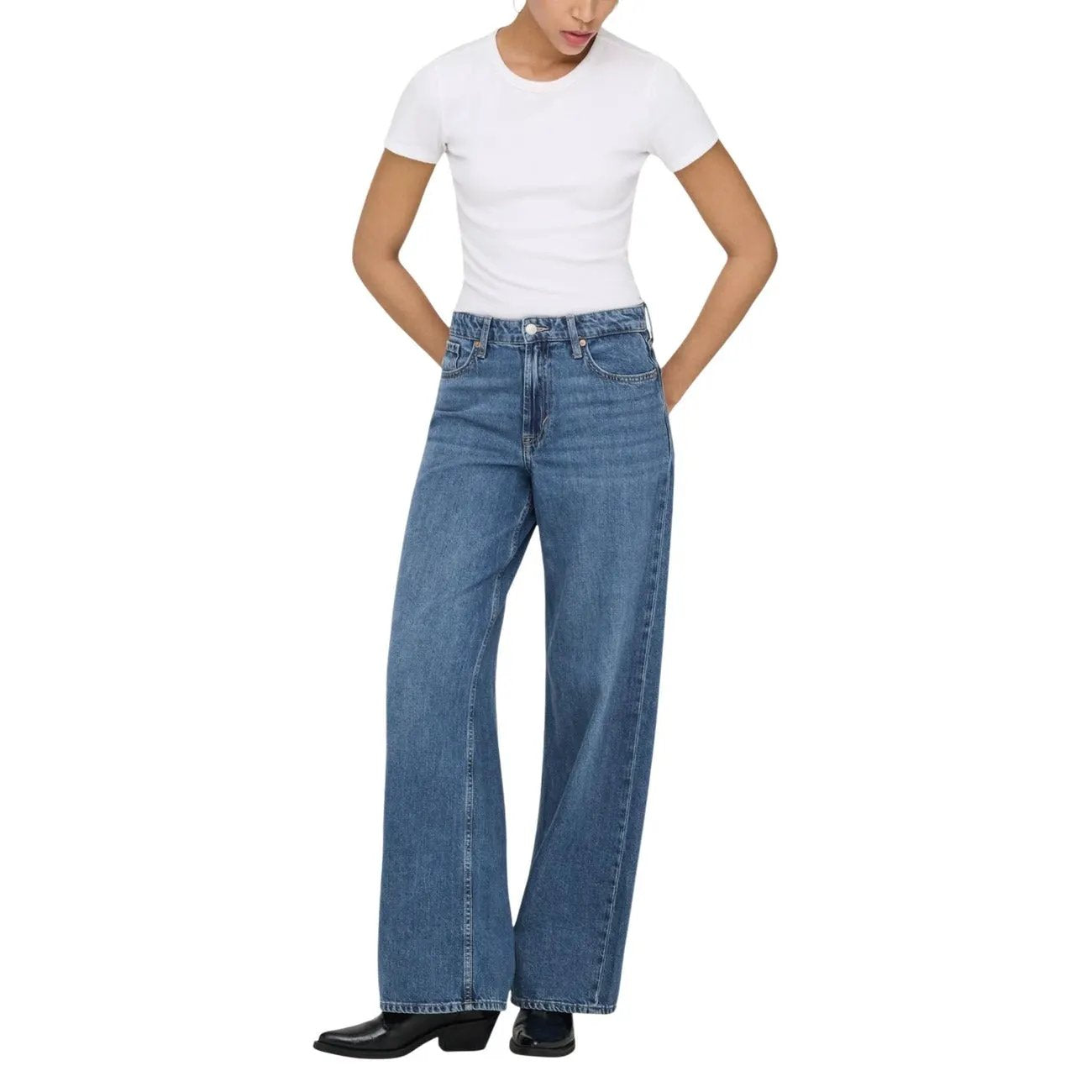 Only Women Light Blue Jeans With Soft Sustainable Organic Cotton Blend by Only