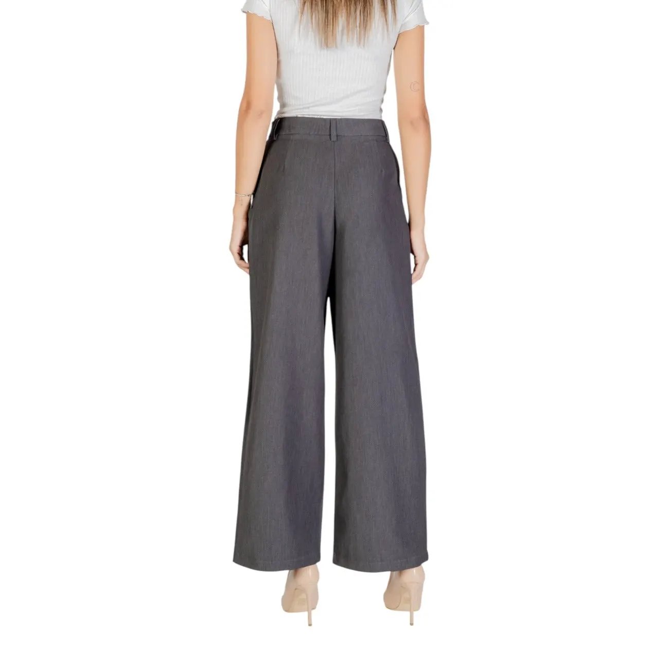 Only Women Premium Stretch Trousers With Functional Front Pockets by Only